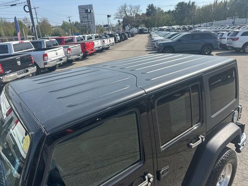 Used 2018 Jeep Wrangler Unlimited Sport S AWD/4WD image 33