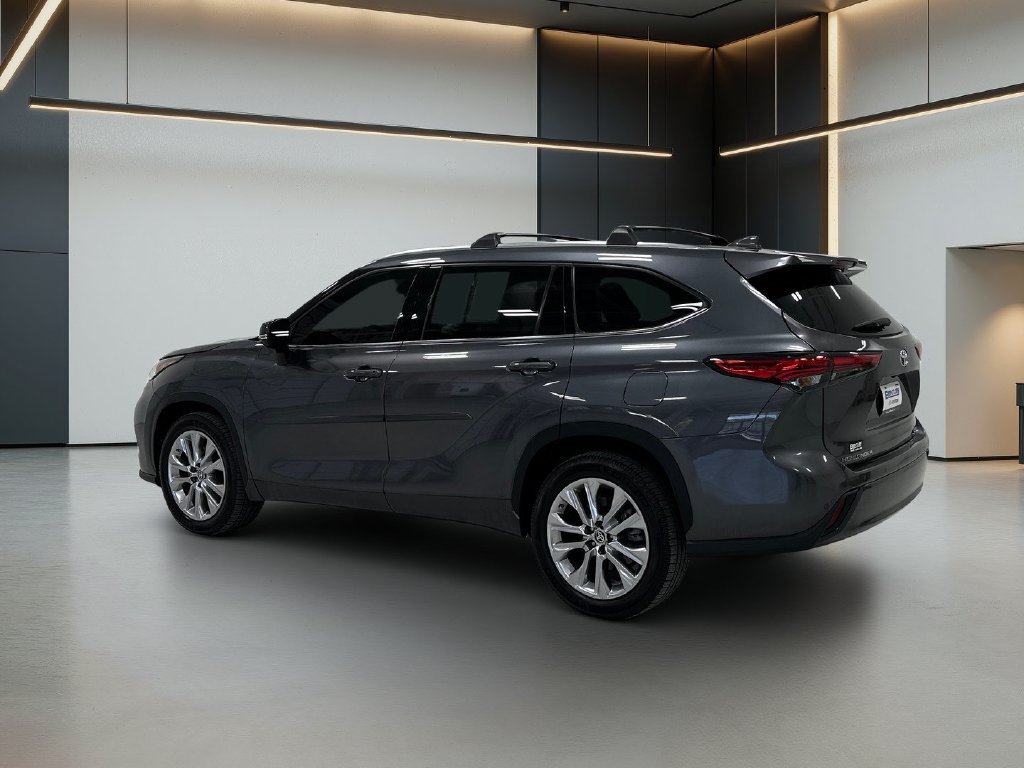 Used 2020 Toyota Highlander Limited FWD image 3