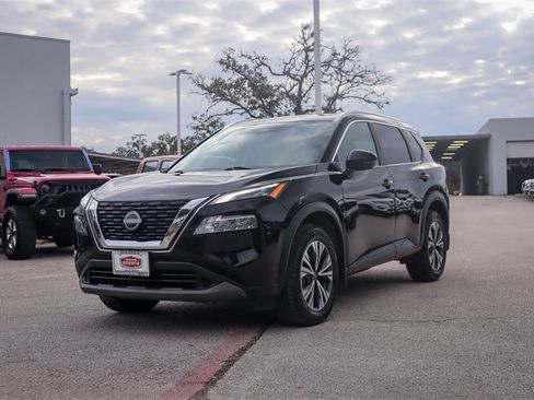 Used 2022 Nissan Rogue SV w/ SV Premium Package image 7