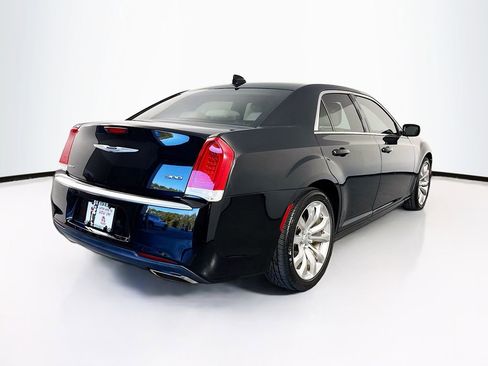 Used 2021 Chrysler 300 Touring w/ Chrome Appearance Package image 10