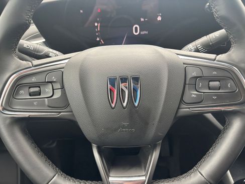Used 2025 Buick Envista Sport Touring image 25