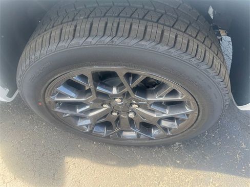 New 2025 Jeep Grand Cherokee Summit image 9