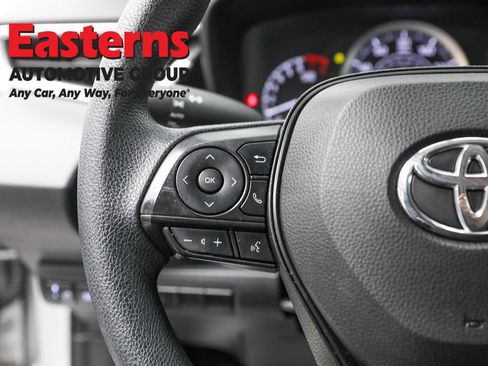 Used 2022 Toyota Corolla LE image 15