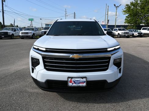 Used 2025 Chevrolet Traverse LT AWD/4WD image 8