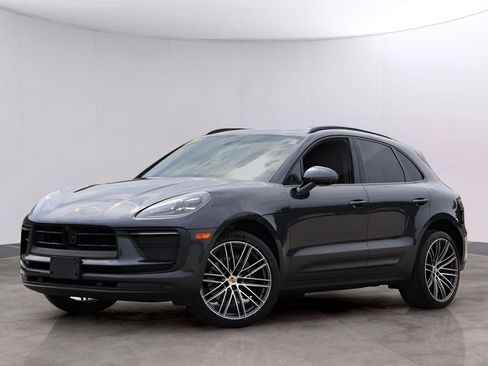 Certified 2024 Porsche Macan AWD/4WD image 1
