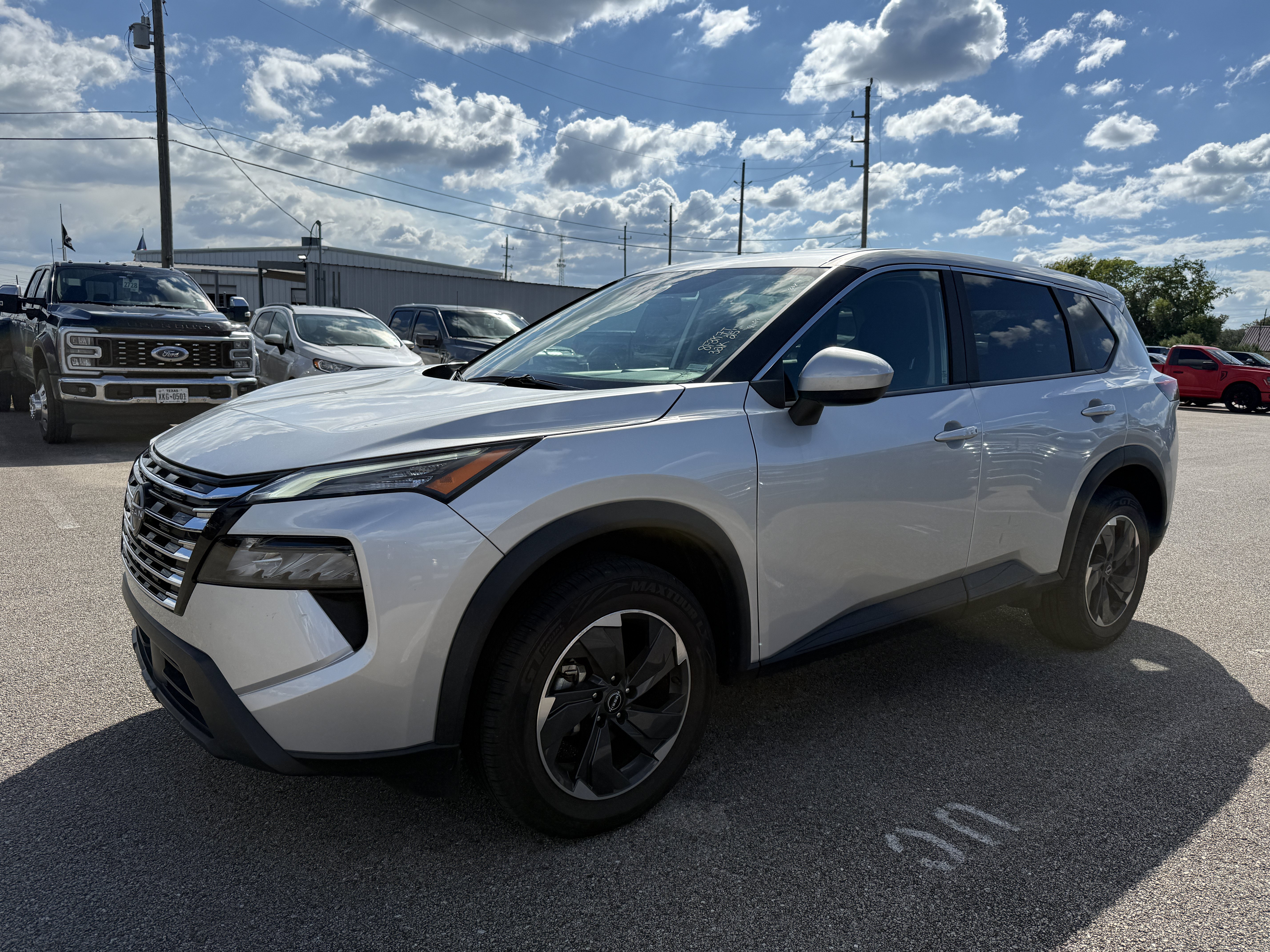 Used 2025 Nissan Rogue SV FWD image 4