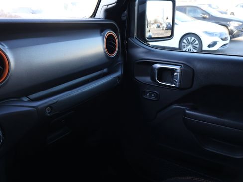 Used 2023 Jeep Gladiator Mojave w/ Trailer Tow Package image 33