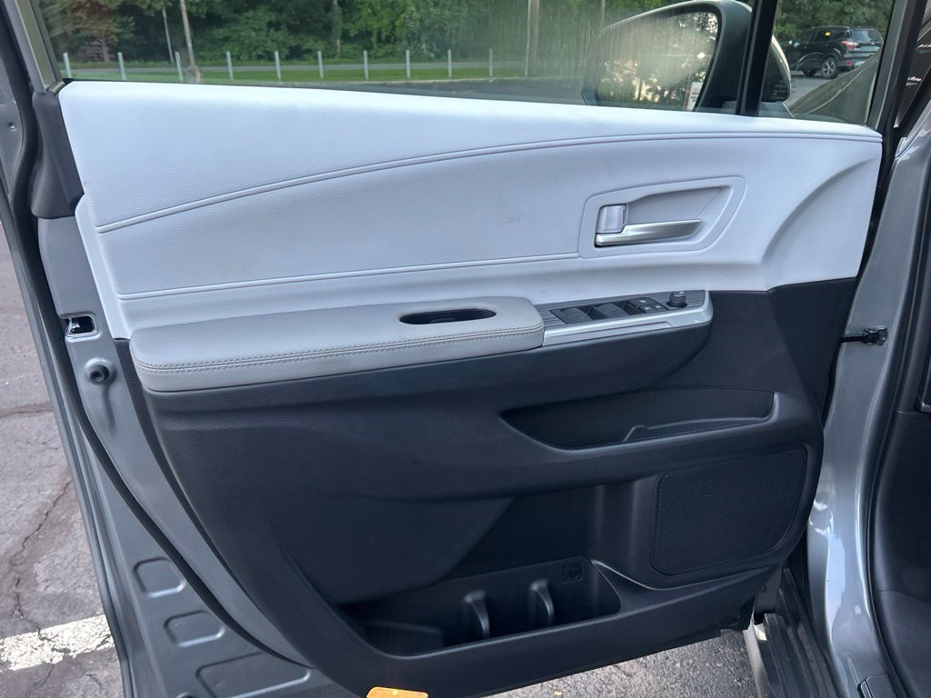 New 2026 Toyota Sienna XLE AWD/4WD image 10
