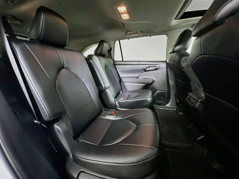 Certified 2026 Toyota Highlander XLE AWD/4WD image 23