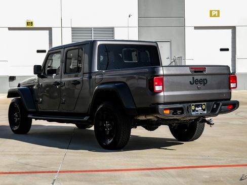 Used 2024 Jeep Gladiator Sport image 8