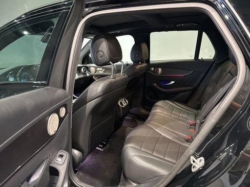 Used 2022 Mercedes-Benz GLC 300 4MATIC w/ AMG Line image 24