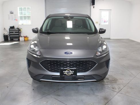 Used 2021 Ford Escape SE image 2