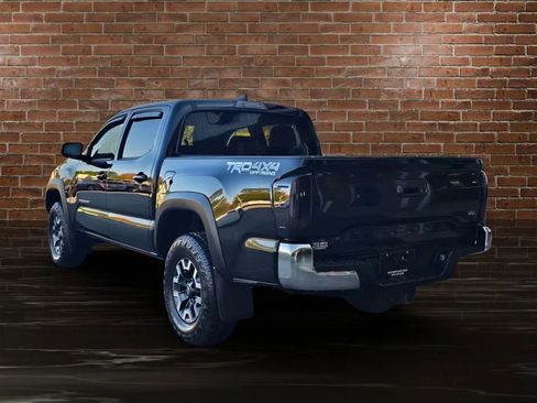 Used 2019 Toyota Tacoma TRD Off-Road image 8