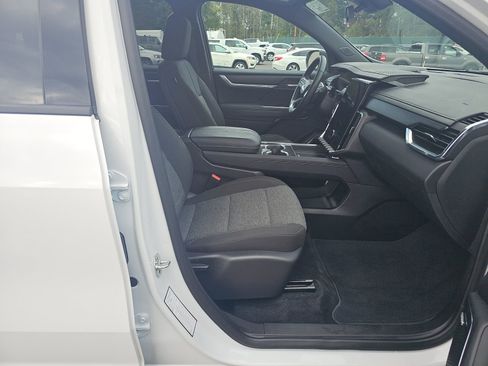 Certified 2025 GMC Acadia Elevation image 15