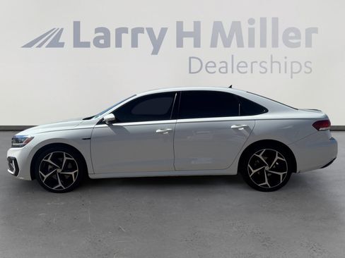 Used 2022 Volkswagen Passat 2.0T R-Line FWD image 2