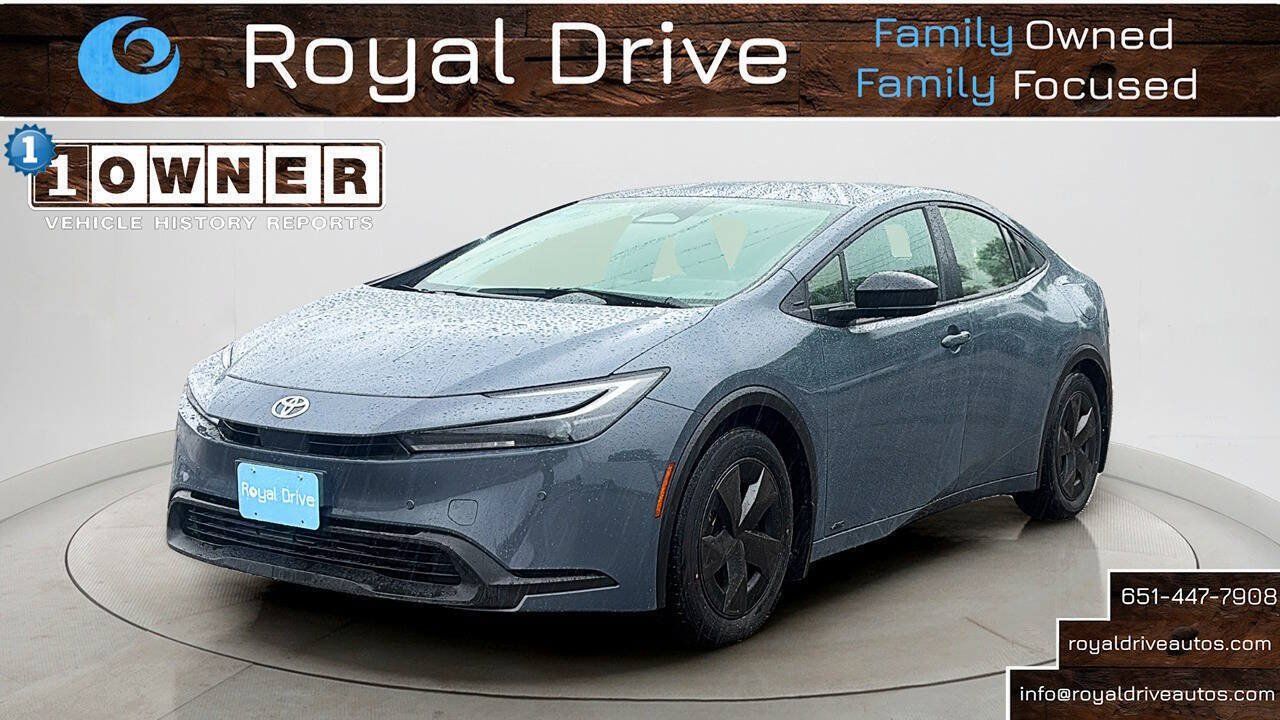 Used 2024 Toyota Prius LE AWD/4WD image 1