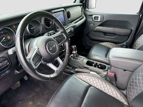 Used 2022 Jeep Wrangler Unlimited Sahara AWD/4WD image 25