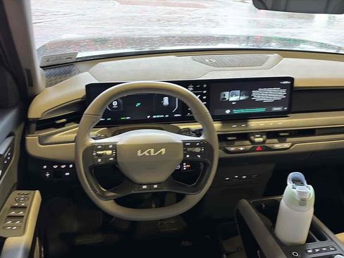 Certified 2024 Kia EV9 Wind AWD/4WD image 12