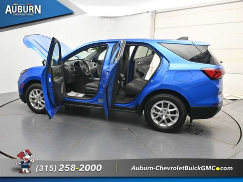 Used 2024 Chevrolet Equinox LT AWD/4WD image 38