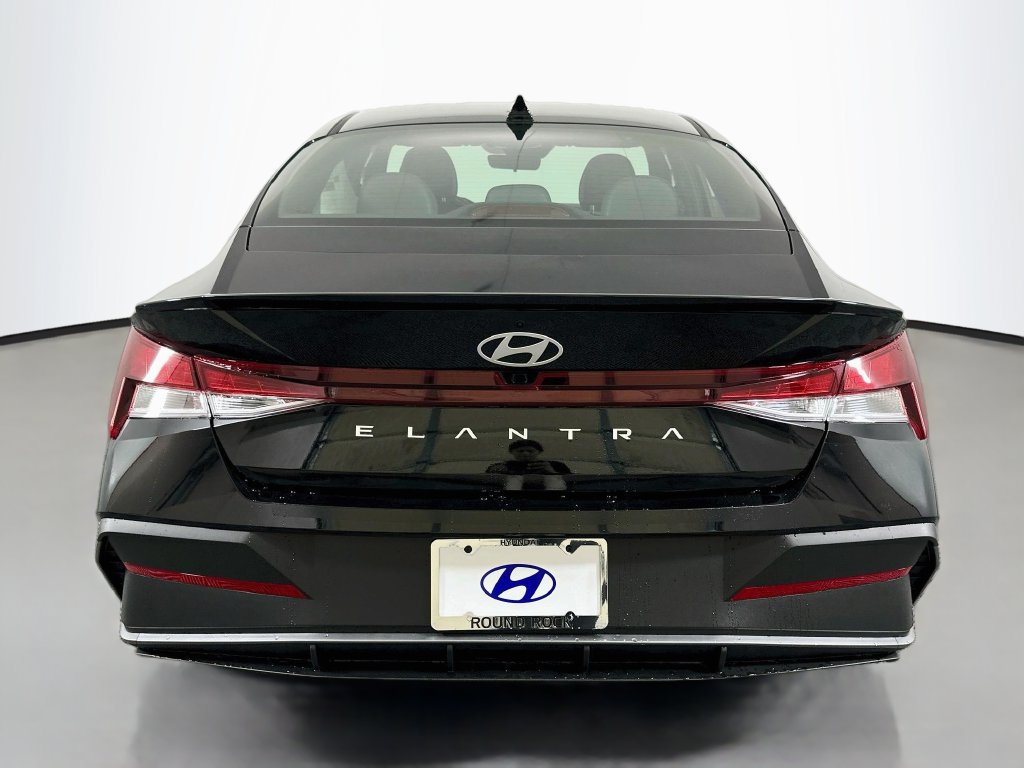 New 2026 Hyundai Elantra SEL Sport FWD image 6