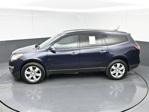 Used 2017 Chevrolet Traverse LT w/ Style and Technology Package AWD/4WD image 26