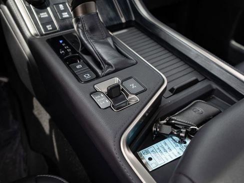 Used 2024 Lexus GX 550 w/ Accessory Package (Z1) AWD/4WD image 44