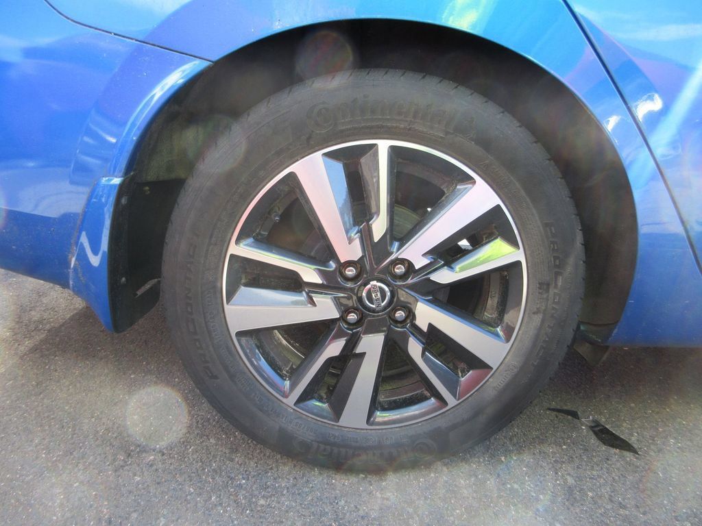 Used 2021 Nissan Versa SV FWD image 8