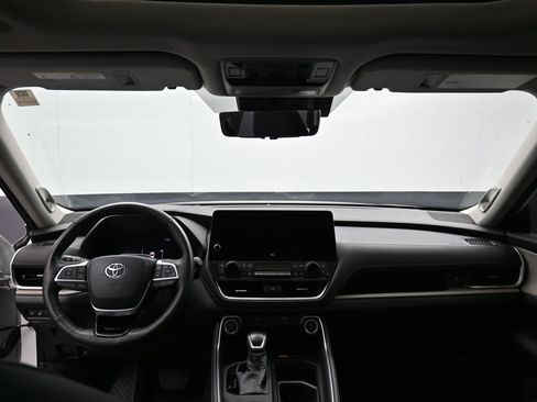 Used 2024 Toyota Grand Highlander Platinum image 30