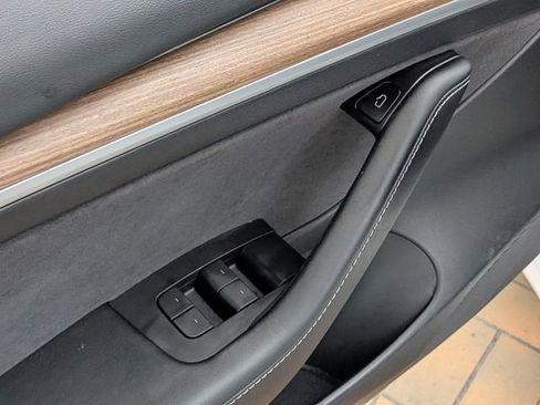 Used 2022 Tesla Model 3 Performance image 15