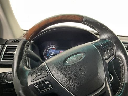 Used 2017 Ford Explorer Platinum image 27