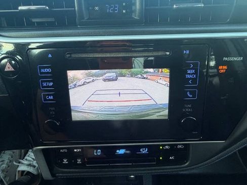 Used 2017 Toyota Corolla SE w/ Carpet Mat Package (TMS) FWD image 14