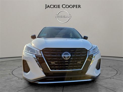 New 2025 Nissan Kicks Play S image 8
