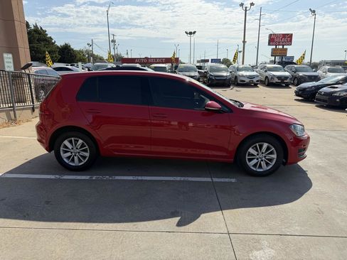 Used 2017 Volkswagen Golf Wolfsburg Edition FWD image 4