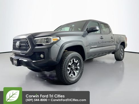 Used 2019 Toyota Tacoma TRD Off-Road w/ Technology Package AWD/4WD image 5