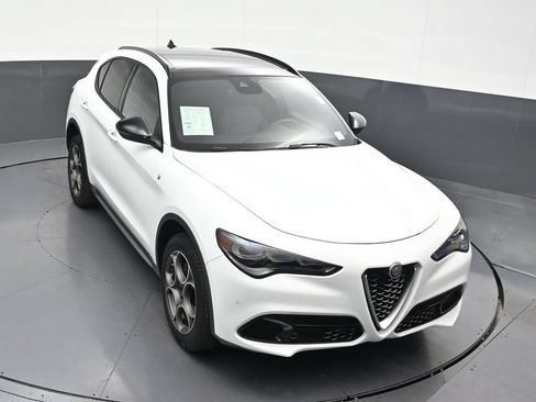 Used 2024 Alfa Romeo Stelvio Ti AWD/4WD image 21
