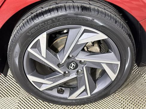 Used 2025 Hyundai Elantra SEL FWD image 34