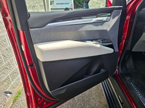 Certified 2025 Cadillac Escalade V image 27