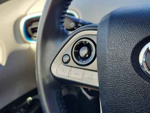 Used 2018 Toyota Prius Three image 20