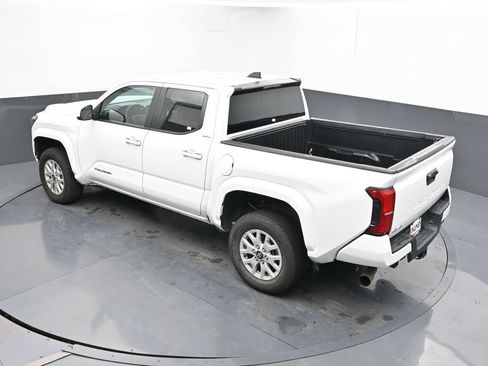Used 2024 Toyota Tacoma SR5 AWD/4WD image 29