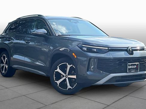 New 2026 Volkswagen Tiguan SE FWD image 2