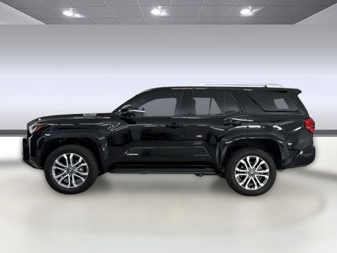 Used 2025 Toyota 4Runner Limited AWD/4WD image 2
