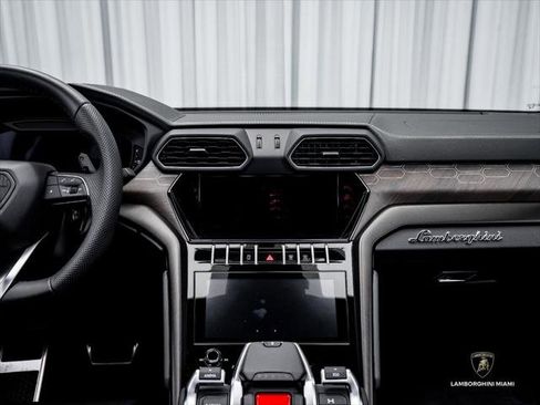Used 2024 Lamborghini Urus S AWD/4WD image 34