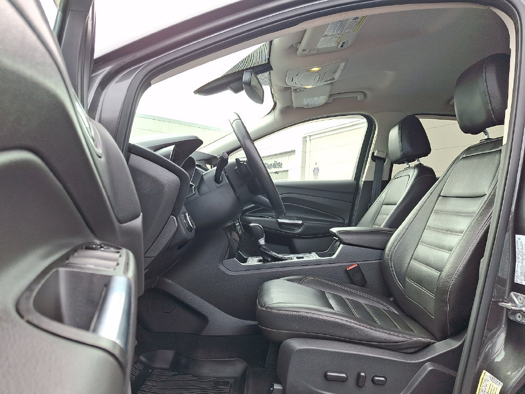 Used 2017 Ford Escape Titanium AWD/4WD image 14