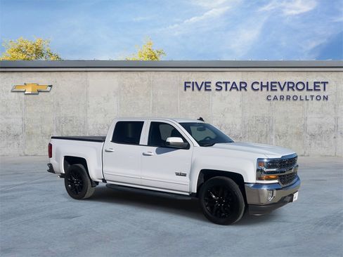 Used 2018 Chevrolet Silverado 1500 LT w/ Texas Edition image 2
