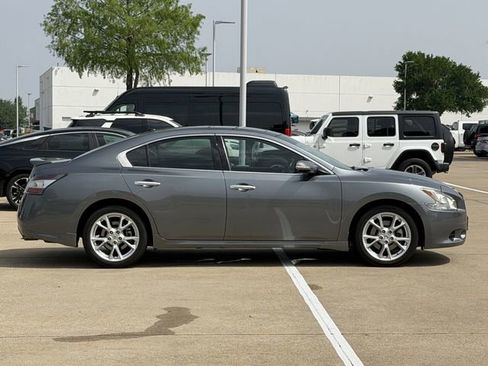 Used 2014 Nissan Maxima 3.5 SV w/ Premium Package FWD image 3
