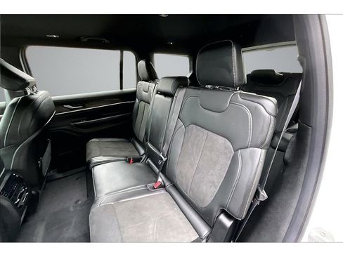 New 2026 Jeep Grand Cherokee L 4WD image 11