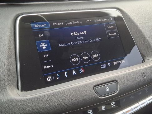 Used 2019 Cadillac XT4 Luxury AWD/4WD image 18