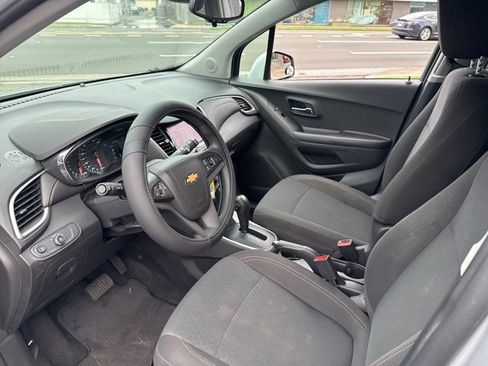 Used 2021 Chevrolet Trax LS w/ Tint and Cruise Package image 4