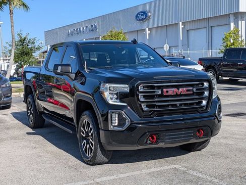 Used 2021 GMC Sierra 1500 AT4 w/ AT4 Premium Package AWD/4WD image 3