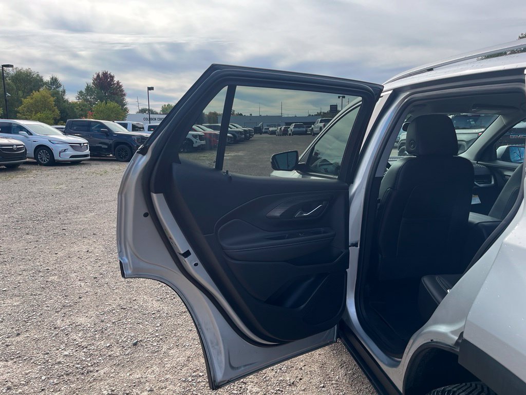 Used 2022 GMC Terrain SLT AWD/4WD image 30